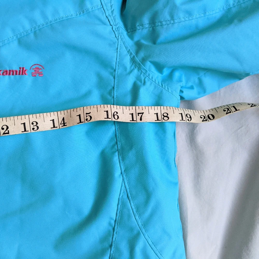 Like new Kamik girls winter coat size 12